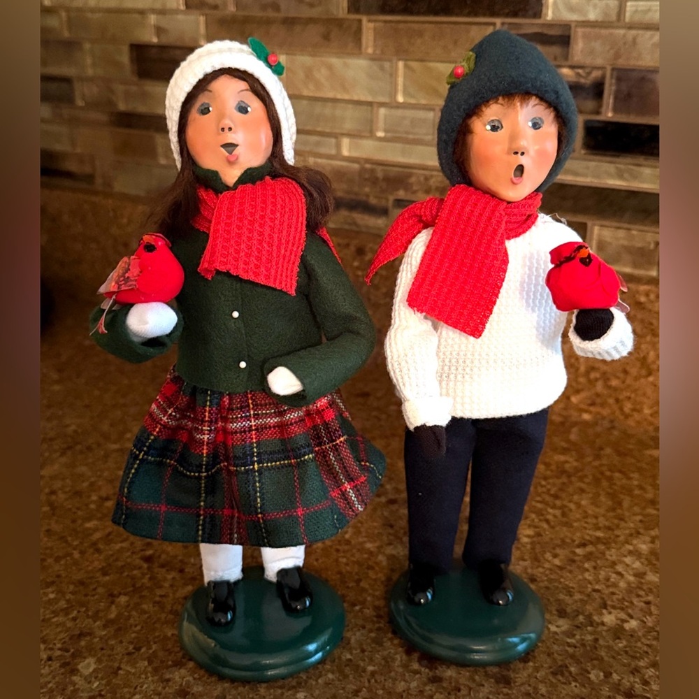 Byers Choice LTD Caroler Figurines pair
